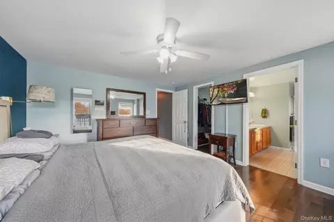 Bedroom - 27 Naples Dr, Poughkeepsie, NY 12603 photo 3 of 5