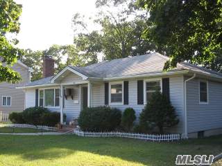 Undisclosed, Patchogue, NY 11772 photo 1