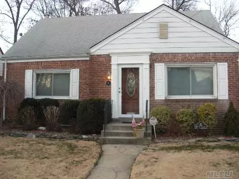 32 Mount Joy AVE, Freeport, NY 11520 photo 1