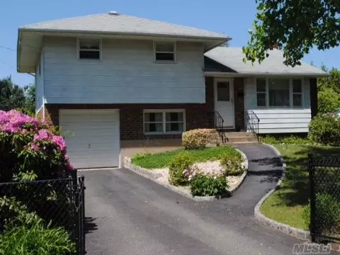 Undisclosed, Commack, NY 11725 photo 1