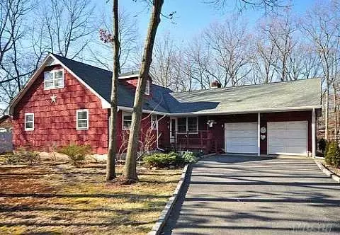 Undisclosed, Commack, NY 11725 photo 1