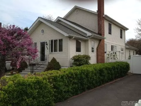 694 Parsonage ST, Baldwin, NY 11510 photo 1
