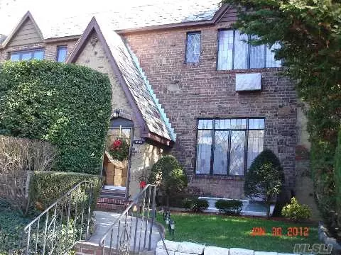 46-35 193 St, Flushing, NY 11358 photo 1