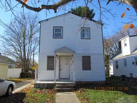 28 Monroe Pl, Hempstead, NY 11550 photo 1