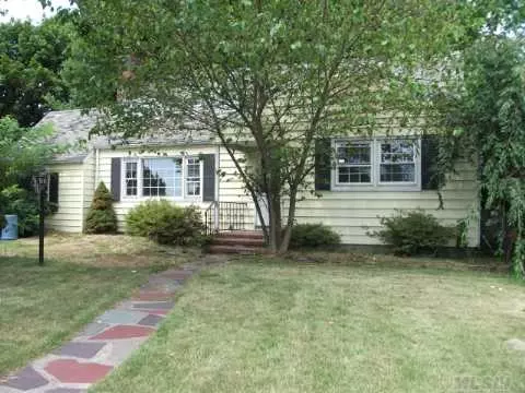 1 Henry Ave, Babylon, NY 11702 photo 1