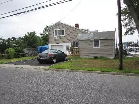 15 Delta RD, Massapequa, NY 11758 photo 1