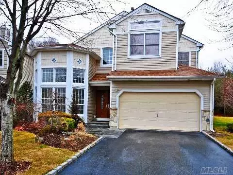 158 Sagamore Dr, Plainview, NY 11803 photo 1