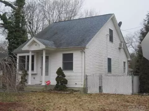Undisclosed, Patchogue, NY 11772 photo 1