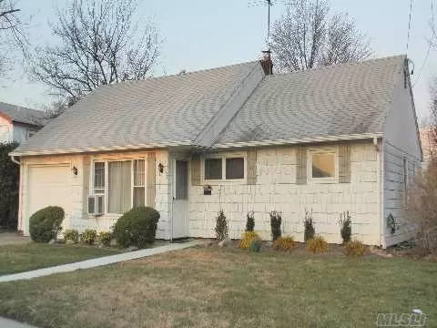 531 S Oyster Bay RD, Plainview, NY 11803 photo 1