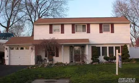 22 Grace Park DR, Commack, NY 11725 photo 1