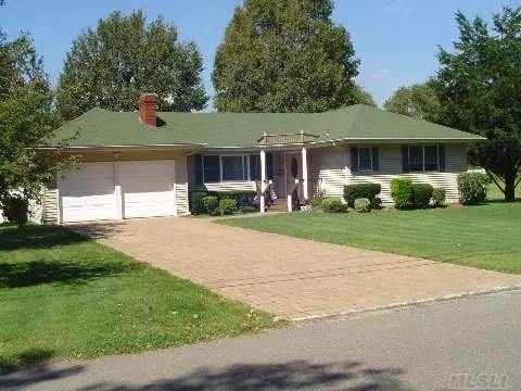 Undisclosed, Patchogue, NY 11772 photo 1