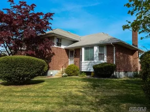 3988 Hahn AVE, Bethpage, NY 11714 photo 1