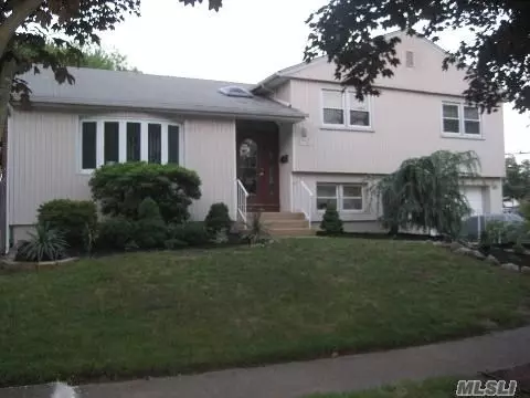 178 Gerhard RD, Plainview, NY 11803 photo 1