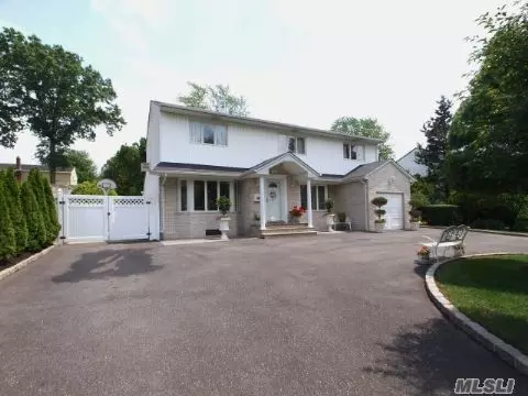 21 Roxbury Dr, Commack, NY 11725 photo 1