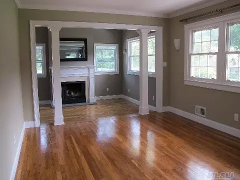 4 Laurel Ln, Commack, NY 11725 photo 1