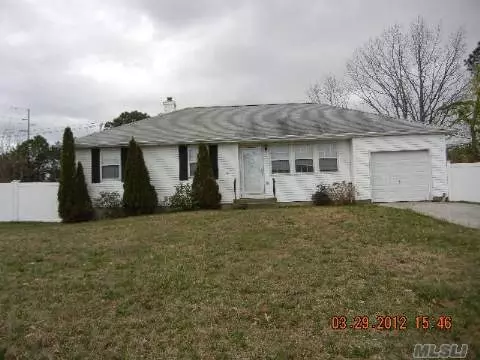 4 David Way, Patchogue, NY 11772 photo 1