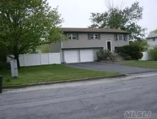 Undisclosed, Patchogue, NY 11772 photo 1