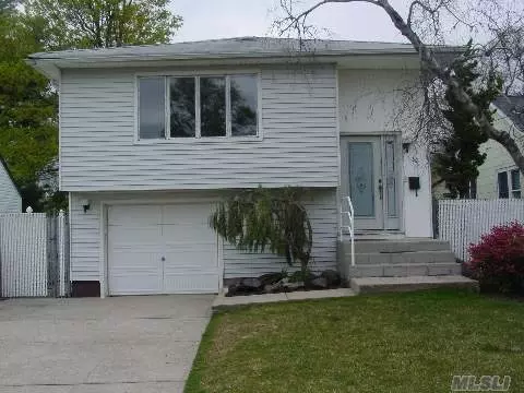 37 Walbridge Ave, Babylon, NY 11702 photo 1