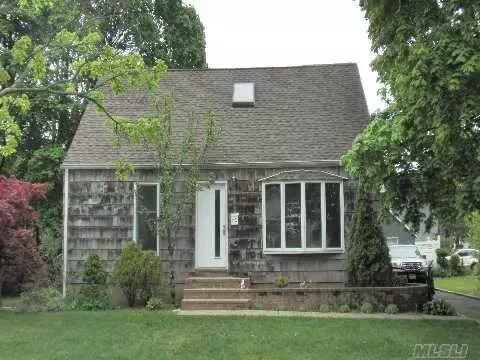52 Belmont AVE, Plainview, NY 11803 photo 1