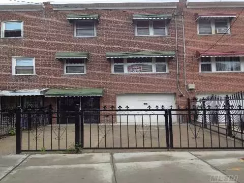 903 E 216th St, Out Of Area Town, NY 10469 photo 1