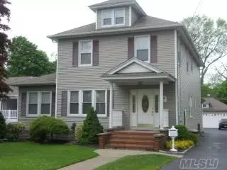 162 Rider AVE, Patchogue, NY 11772 photo 1