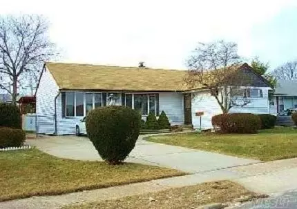 Undisclosed, Bethpage, NY 11714 photo 1