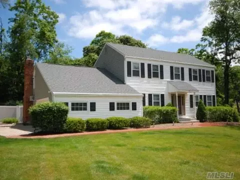 14 Laurel Ct, Wading River, NY 11792 photo 1