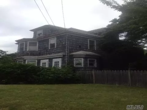 135 Waverly Ave, Patchogue, NY 11772 photo 1