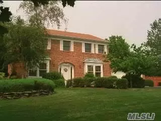 Undisclosed, Commack, NY 11725 photo 1