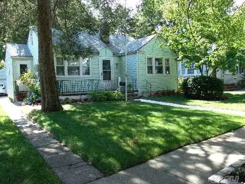 1756 Harte ST, Baldwin, NY 11510 photo 1