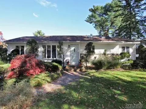 5 Ulster Ct, Commack, NY 11725 photo 1