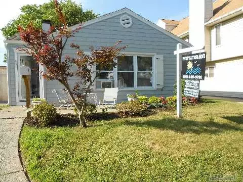 631 E Walnut St, Long Beach, NY 11561 photo 1
