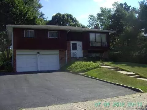 22 Harvest LN, Commack, NY 11725 photo 1