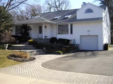 126 Maytime DR, Jericho, NY 11753 photo 1