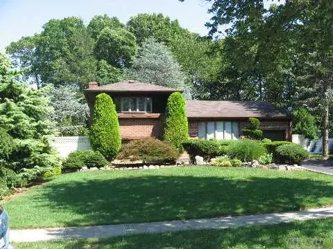 11 Greene DR, Commack, NY 11725 photo 1