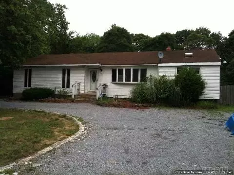 187 Monroe ST, Mastic, NY 11950 photo 1