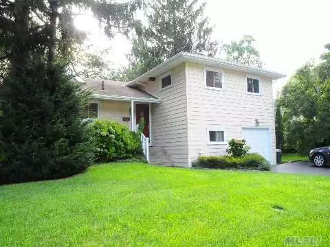 102 Wilson PL, Plainview, NY 11803 photo 1