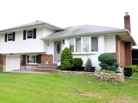 38 Sherman AVE, Plainview, NY 11803 photo 1
