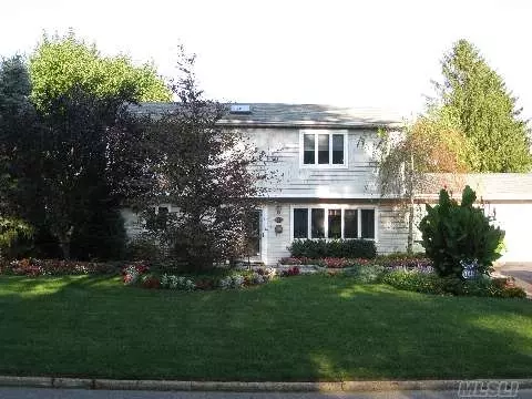 Undisclosed, Commack, NY 11725 photo 1