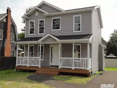 35 Cedar St, Islip, NY 11751 photo 1