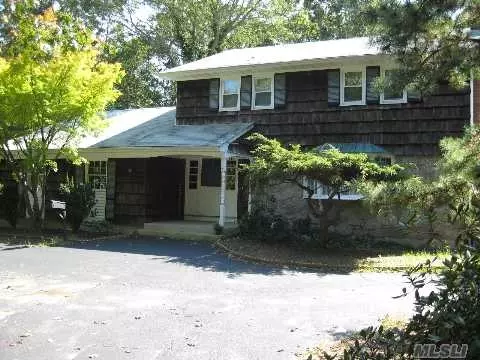 130 Pauls Path, Coram, NY 11727 photo 1
