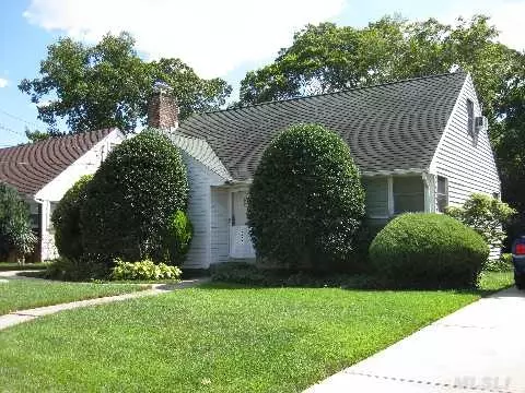 898 Centennial Ave, Baldwin, NY 11510 photo 1
