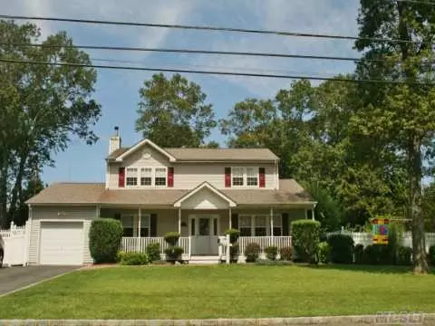 17 W Cedar ST, Islip, NY 11751 photo 1