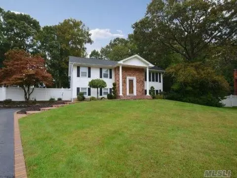 7 Cross Bow Ct, Commack, NY 11725 photo 1