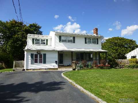 134 Avery Ave, Patchogue, NY 11772 photo 1