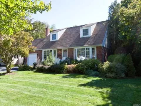 27 Sparton Ln, Commack, NY 11725 photo 1