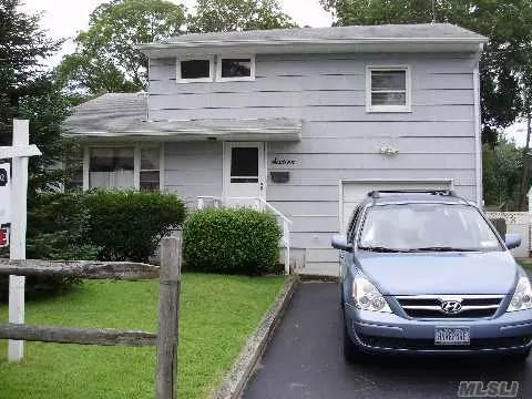 16 Independence Ave, Babylon, NY 11702 photo 1