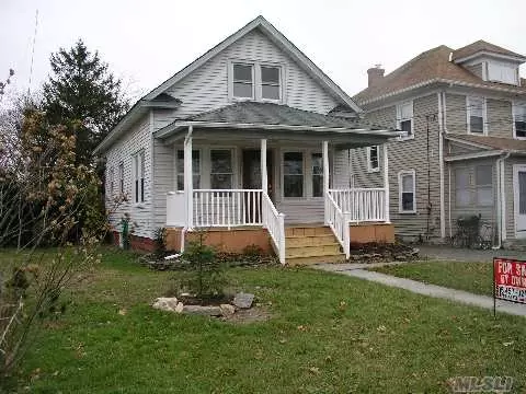 25 Jayne Ave, Patchogue, NY 11772 photo 1
