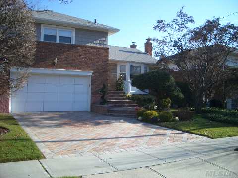 40 Stauber Dr, Plainview, NY 11803 photo 1
