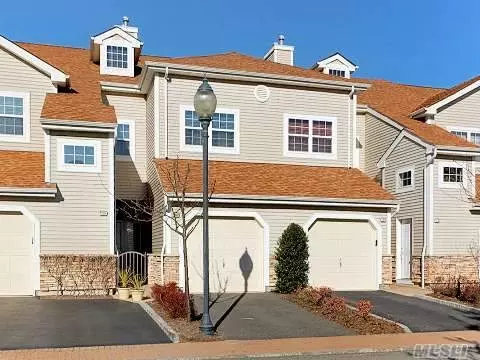 180 Carriage Ln, Plainview, NY 11803 photo 1